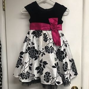 Jona Michelle | black and white dress size 6